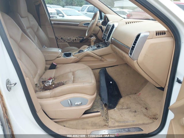2011 PORSCHE CAYENNE WP1AB2A27BLA44751 Photo 4