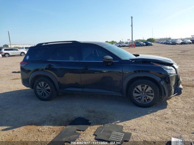 5N1DR3BA6NC214944 Nissan Pathfinder Sv 2wd