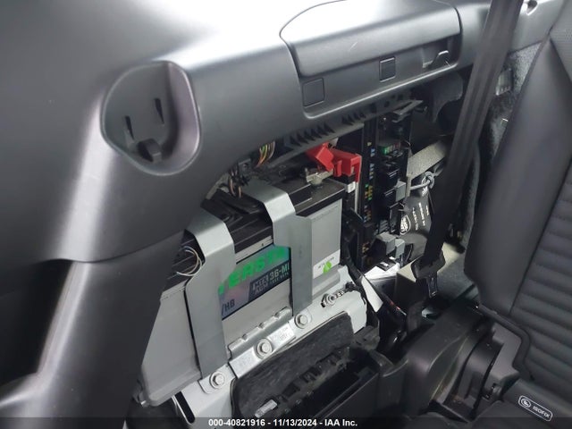 SALRRBBV2HA028401 Land Rover Discovery Hse