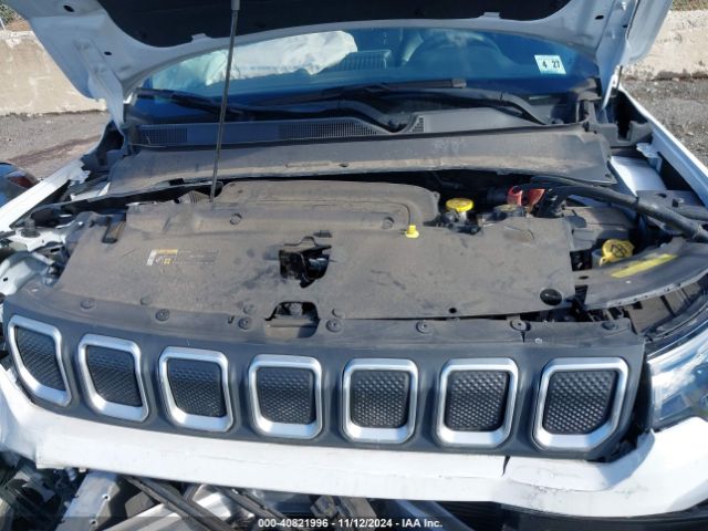 3C4NJDBB6NT130304 Jeep Compass Latitude 4x4