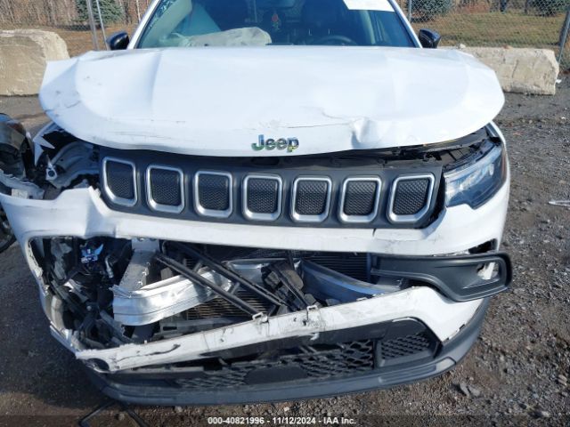 3C4NJDBB6NT130304 Jeep Compass Latitude 4x4