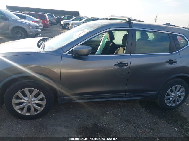 Nissan ROGUE S 2018 KNMAT2MT4JP500120 Image 14