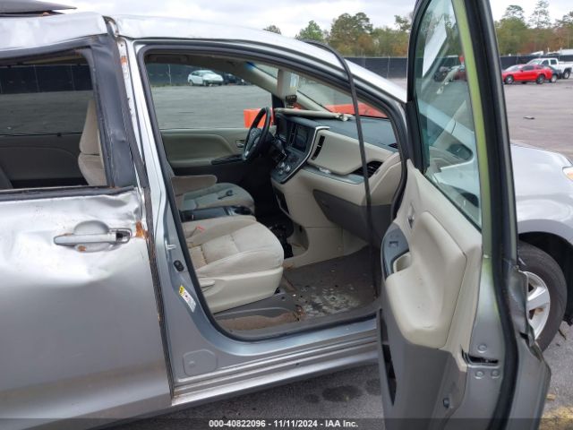 5TDKK3DC0FS624833 Toyota Sienna Le 8 Passenger