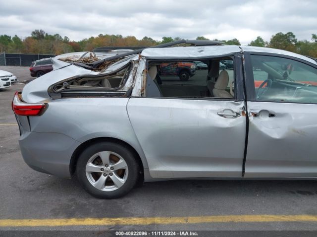 5TDKK3DC0FS624833 Toyota Sienna Le 8 Passenger