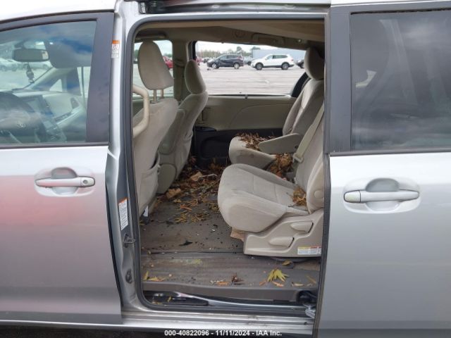 5TDKK3DC0FS624833 Toyota Sienna Le 8 Passenger