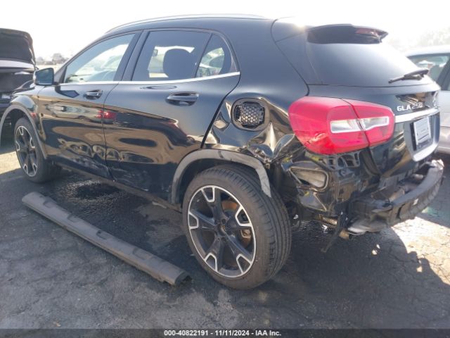 WDCTG4EB4KU000700 Mercedes-Benz GLA 250