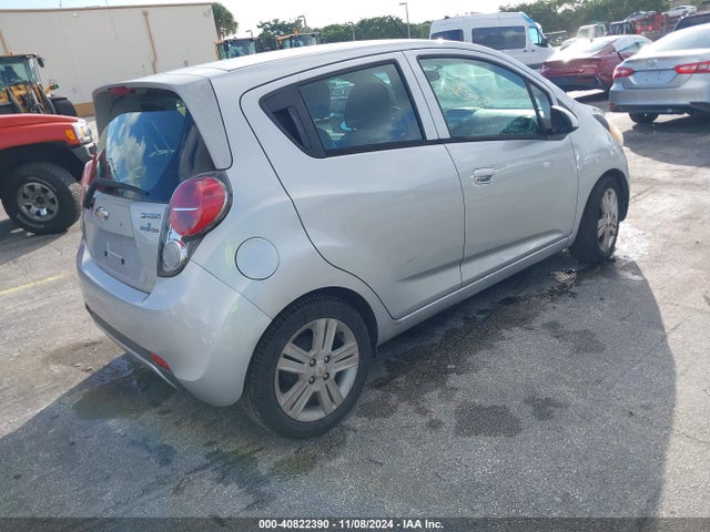 Chevrolet Spark 1lt Cvt 2015 KL8CD6S96FC735372 Image 4