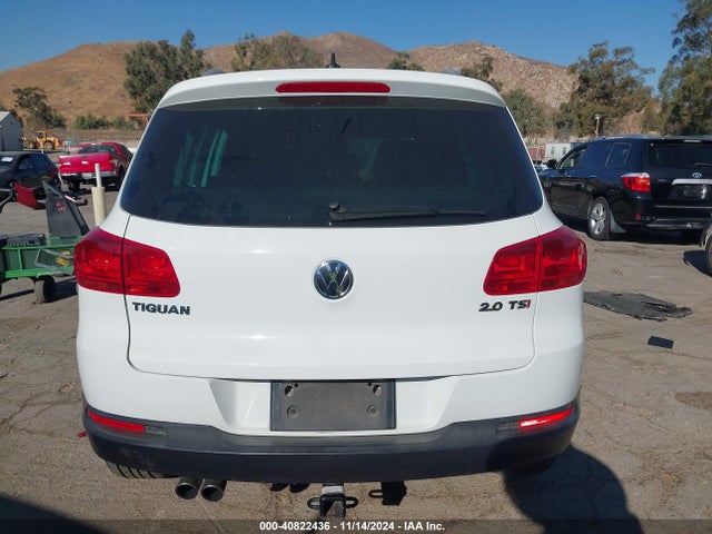 WVGAV7AX1FW520946 Volkswagen Tiguan Sel