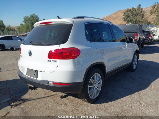 WVGAV7AX1FW520946 Volkswagen Tiguan Sel
