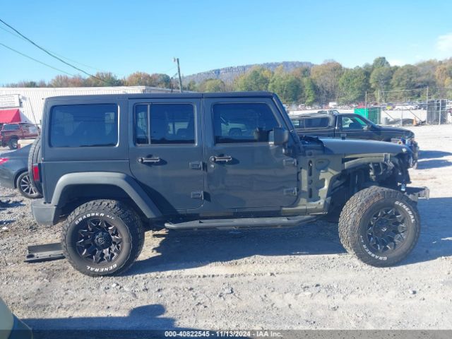 1C4BJWDG5HL606727 Jeep Wrangler Unlimited Sport 4x4