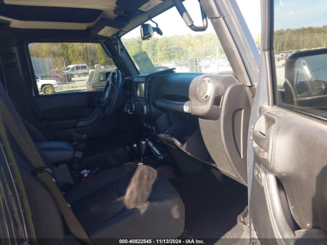 1C4BJWDG5HL606727 Jeep Wrangler Unlimited Sport 4x4