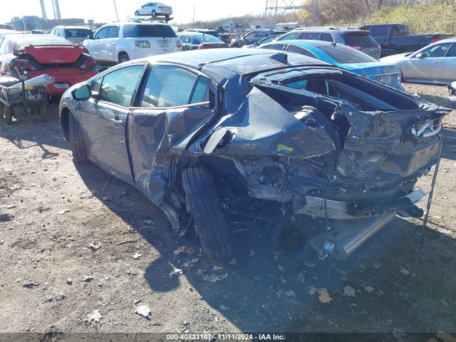Toyota Prius Xle Awd-e 2023 JTDADABU8P3006135 Image 3