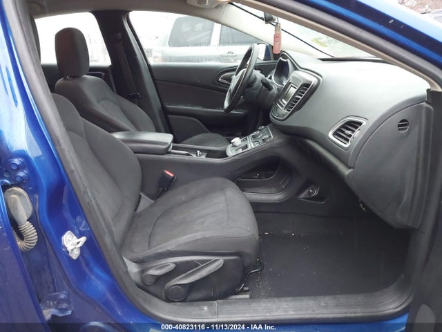 Chrysler 200 Limited 2015 1C3CCCAB7FN724497 Image 5