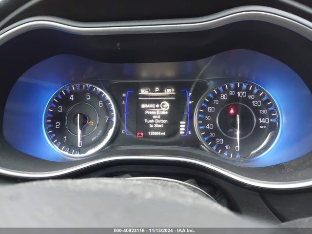 Chrysler 200 Limited 2015 1C3CCCAB7FN724497 Image 7