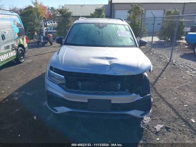 3VV8B7AX2NM018989 Volkswagen Tiguan 2.0t Se R-line Black