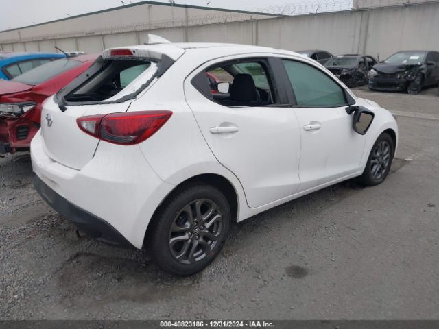 3MYDLBJV0LY705634 Toyota YARIS LE