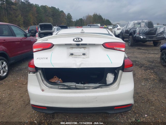 KIA FORTE LX 2018 3KPFL4A76JE209420 Image 17