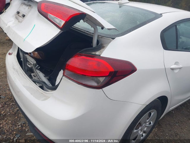 KIA FORTE LX 2018 3KPFL4A76JE209420 Image 18