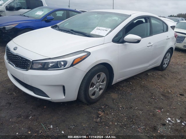 KIA FORTE LX 2018 3KPFL4A76JE209420 Image 2
