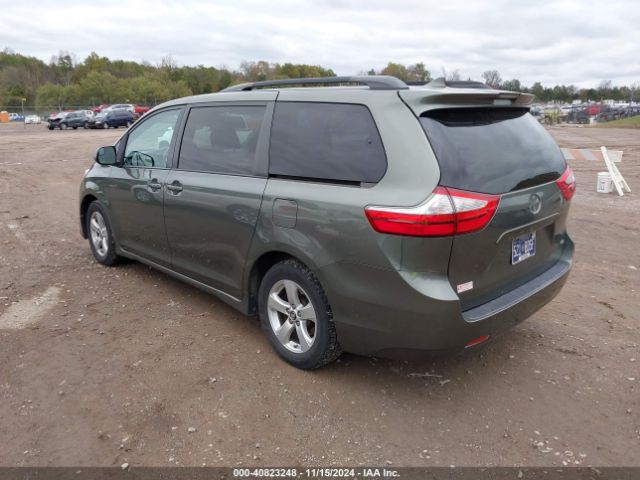 2019 TOYOTA SIENNA 5TDKZ3DC0KS014873 Photo 2