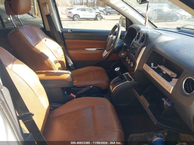 1C4NJDCB5ED629857 Jeep Compass Limited