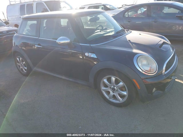 2008 MINI COOPER S WMWMF73578TV35835 Photo 0