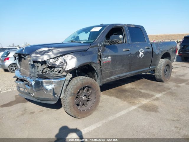 3C6UR5CL9HG639423 RAM 2500 Tradesman  4x4 6'4 Box