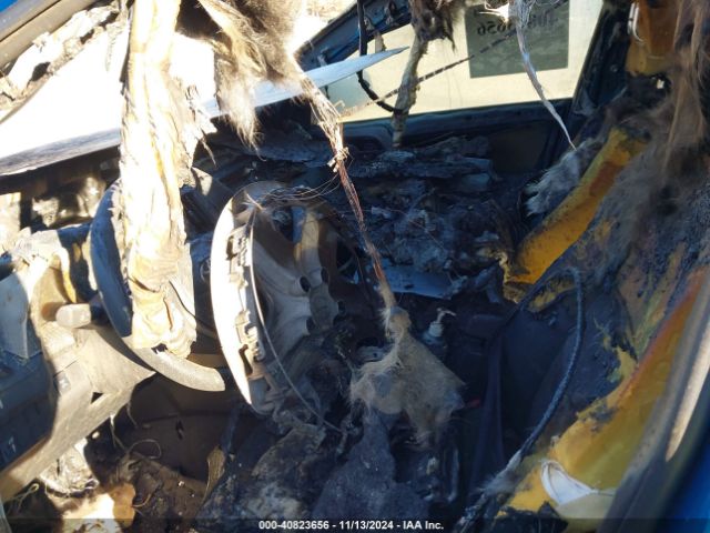 JTMBFREV0GJ098063 Toyota RAV4 LE