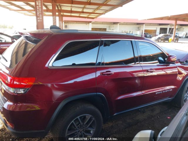 1C4RJEAGXJC412455 Jeep Grand Cherokee Laredo E 4x2