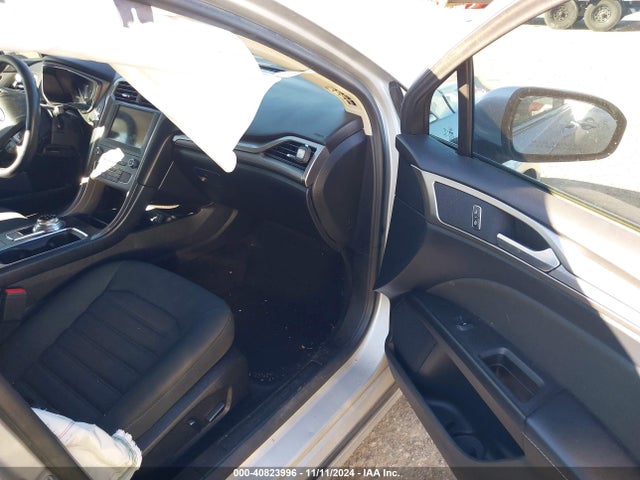 Ford FUSION SE 2019 3FA6P0HD4KR203818 Image 5