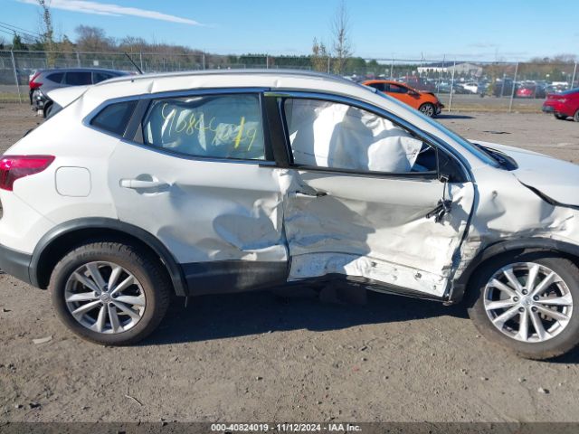 JN1BJ1CR1HW112663 Nissan Rogue Sport Sv