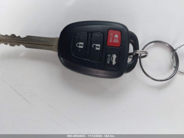 2T1BURHE2JC095394 Toyota COROLLA LE