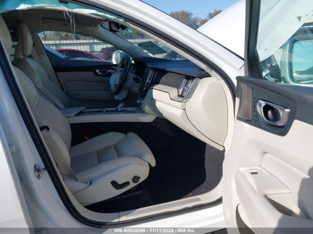 YV4L12DLXN1909811 Volvo Xc60 B5 Inscription