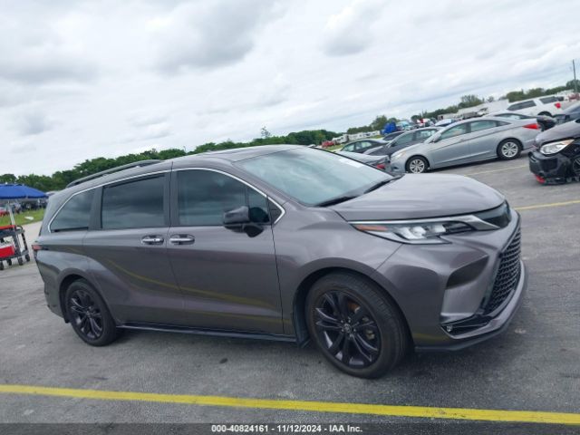 5TDXRKEC0NS089723 Toyota Sienna Xse