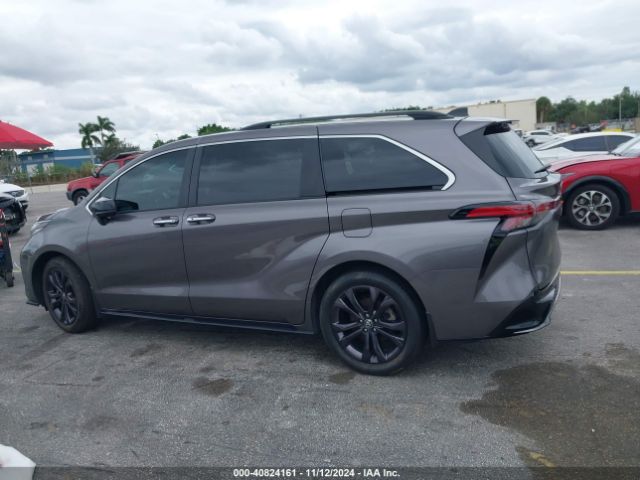 5TDXRKEC0NS089723 Toyota Sienna Xse