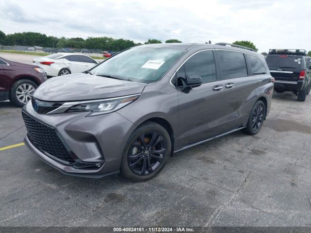 5TDXRKEC0NS089723 Toyota Sienna Xse