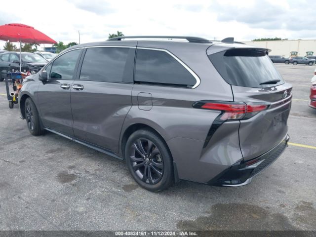 5TDXRKEC0NS089723 Toyota Sienna Xse
