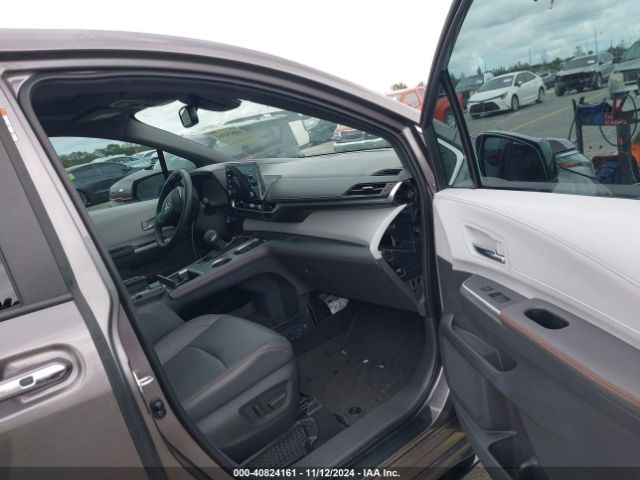 5TDXRKEC0NS089723 Toyota Sienna Xse