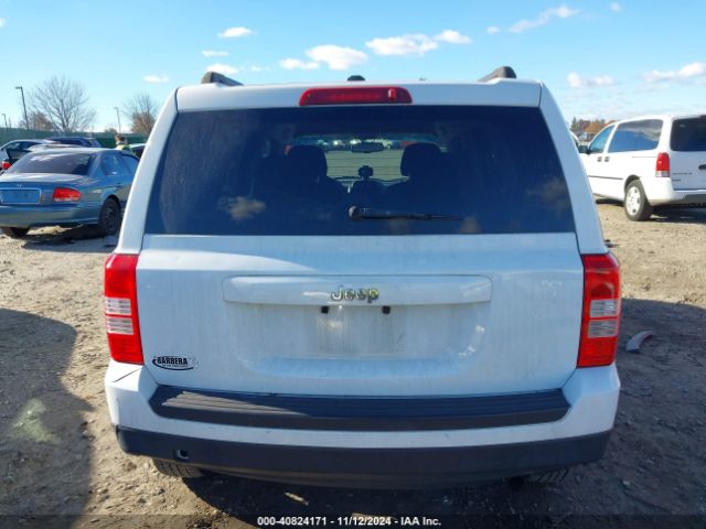 1C4NJPBB8HD172582 Jeep Patriot Sport Fwd