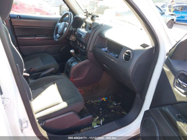1C4NJPBB8HD172582 Jeep Patriot Sport Fwd