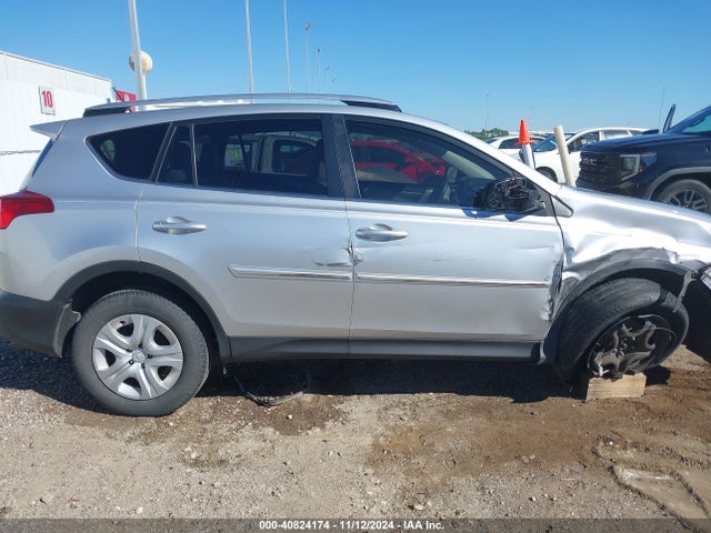 Toyota RAV4 LE 2015 JTMZFREVXFD074378 Image 13
