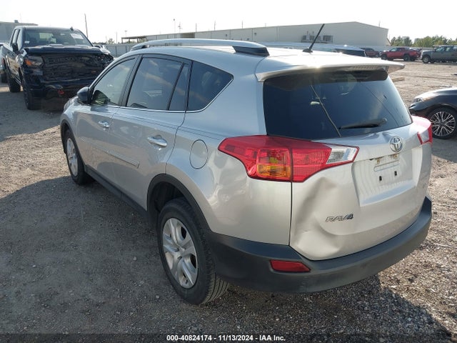 Toyota RAV4 LE 2015 JTMZFREVXFD074378 Image 3