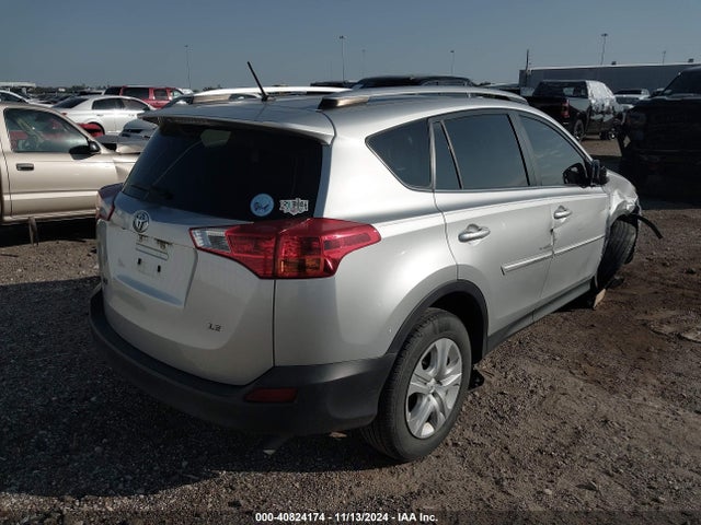 Toyota RAV4 LE 2015 JTMZFREVXFD074378 Image 4