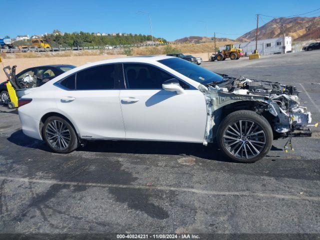 58ADA1C19NU013326 Lexus ES 300H