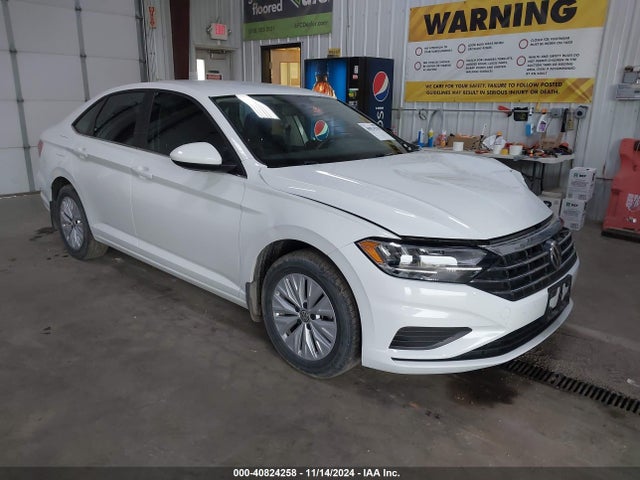 2019 3VWN57BU0KM115324 main image