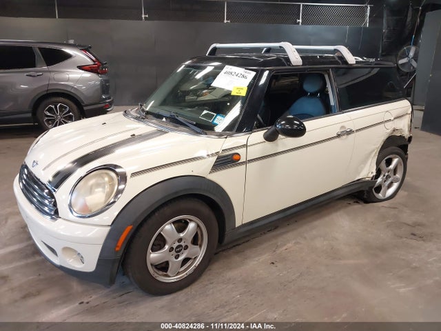 2008 MINI COOPER CLUBMAN WMWML33568TN67760 Photo 1