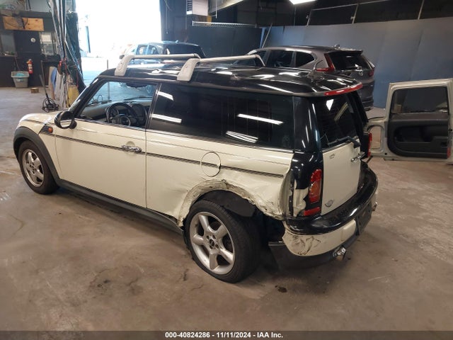 2008 MINI COOPER CLUBMAN WMWML33568TN67760 Photo 2