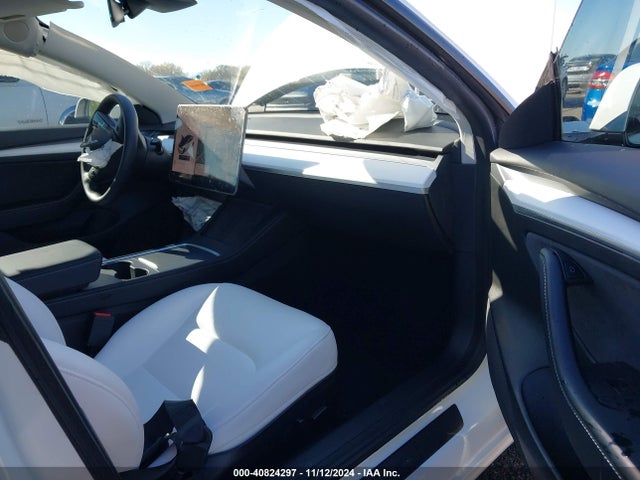 2021 TESLA MODEL 3 5YJ3E1EA6MF978497 Photo 4