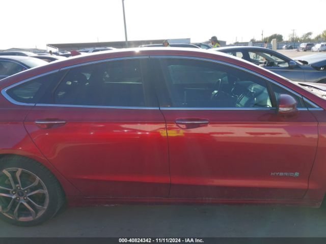 3FA6P0RU3KR235562 Ford Fusion Hybrid Titanium