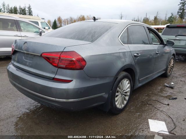 1VWBT7A39HC043079 Volkswagen Passat 1.8t Se